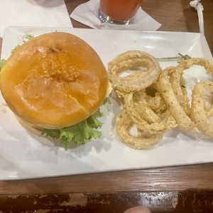 FRIDAYS SIGNATURE WHISKEY-GLAZED BURGER