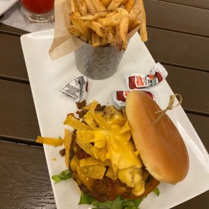 chili cheese burger