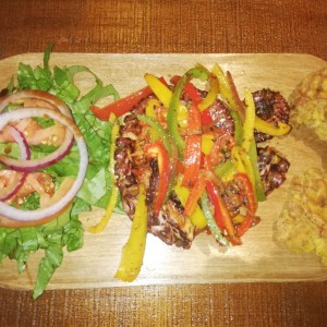 pulpo con vegetales