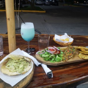 arepa y pescado alajillo 