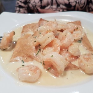 crepes de camarones al ajillo