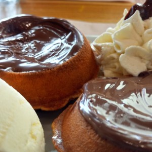 Mini Waffles con Nutella y helado de Vainilla