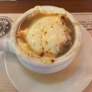 Sopa de cebolla.