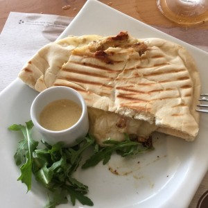 pollo en pan pita