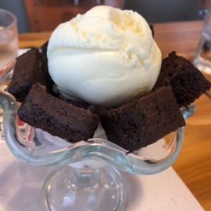 copa de helado probiotico premium y brownie