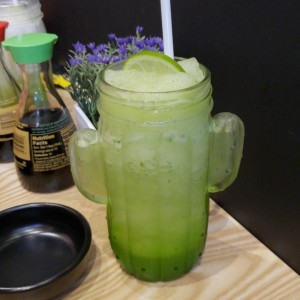 Limonada con hierbabuena