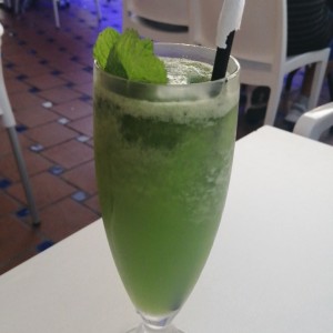 Limonada con hierbabuena 