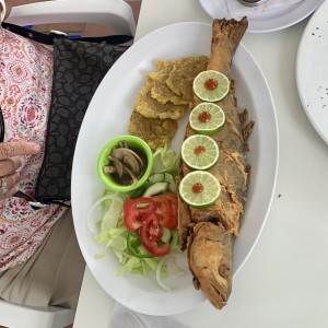 Corvina Entera Frita
