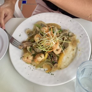 Mariscos Salteados