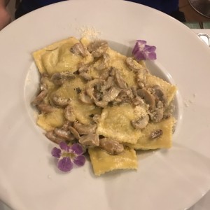 PASTAS - RAVIOLI AI FUNGHI