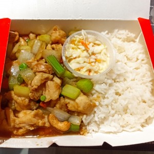 Pollo con Vegetales con arroz blanco