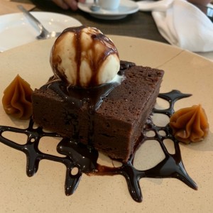 brownie con helado
