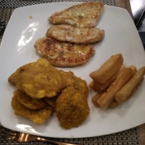 Filete de Pollo al Ajillo