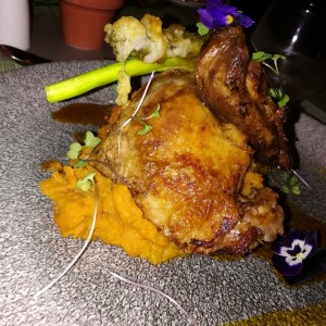 AVES - POULTRY - PATO CONFITADO