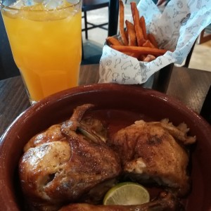 pollo asado con camote frito
