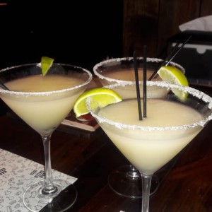 Las Margaritas estabna deliciosas aprovechamos el after office full recomendado muy buen ambiente