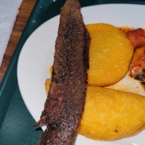 carne frita, tortilla y empanada