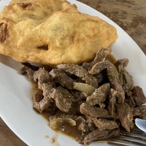 Bistec picado con hojaldre