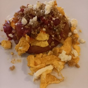 Desayuno con hojaldra y demas