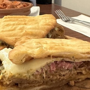 Emparedado De Ropa Vieja
