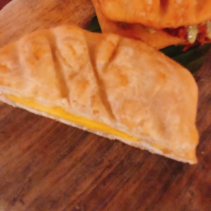 Emparedado de queso amarillo
