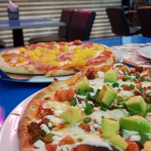 Pizza Mexicana y Hawaiana