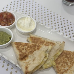 Emparedados - Quesadilla con Pollo