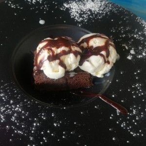 Postres - Brownie con Gelato