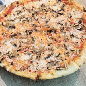 Pizza - Prosciutto E Funghi