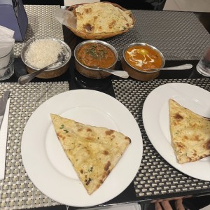 Naan de Ajo