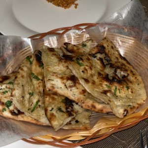 Naan de Ajo
