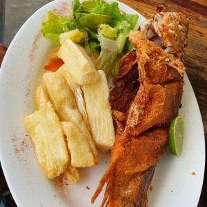 Platos Fuertes - Pescado Frito Veracruz