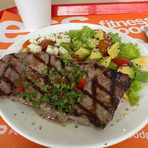 Carne con ensalada