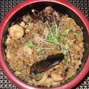 Arroz con vegetales y mariscos , delicioso !