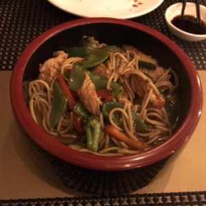 Pollo y vegetas