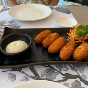 croquetas de cangrejo