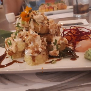 ROLLS - Vulcano roll (10 piezas)