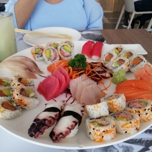 plato de sushi mixto