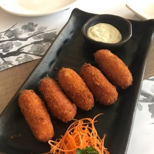 Entradas/Carpaccio - Kani Korrokke