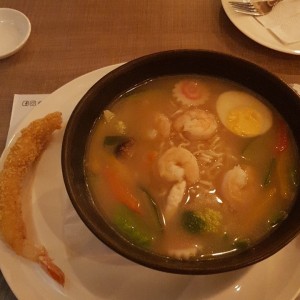 sopa ramen tempura