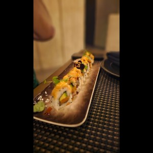 spicy salmon roll