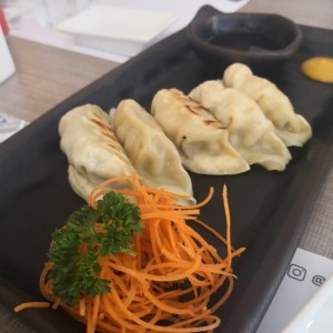 Entradas/Carpaccio - Gyoza (5 unidades)