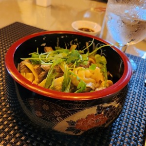 Fetuccini con tiras de res