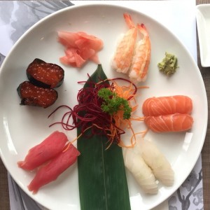 Sushi mixto (10 pzs)