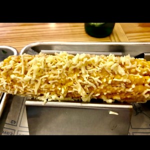elote con chipotle y queso 