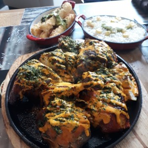 Pollo Rosrtizado con yuca y arroz