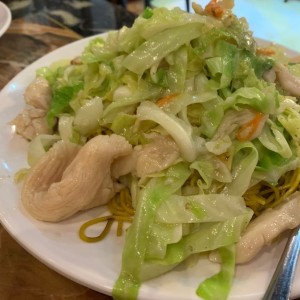 Chow mein de pollo