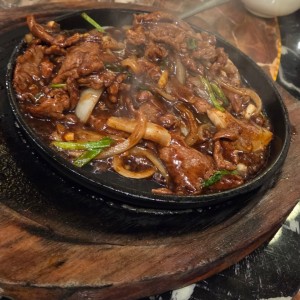 Carne o calamares a la plancha