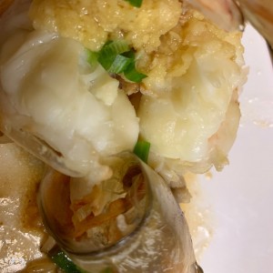 langostinos al ajillo (vienen enteros en su cascara)