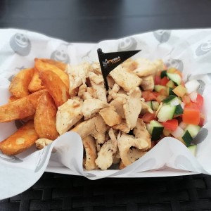 Pelaita (trozos pollo ahumado) "exquisitas papas wester ensalada ?